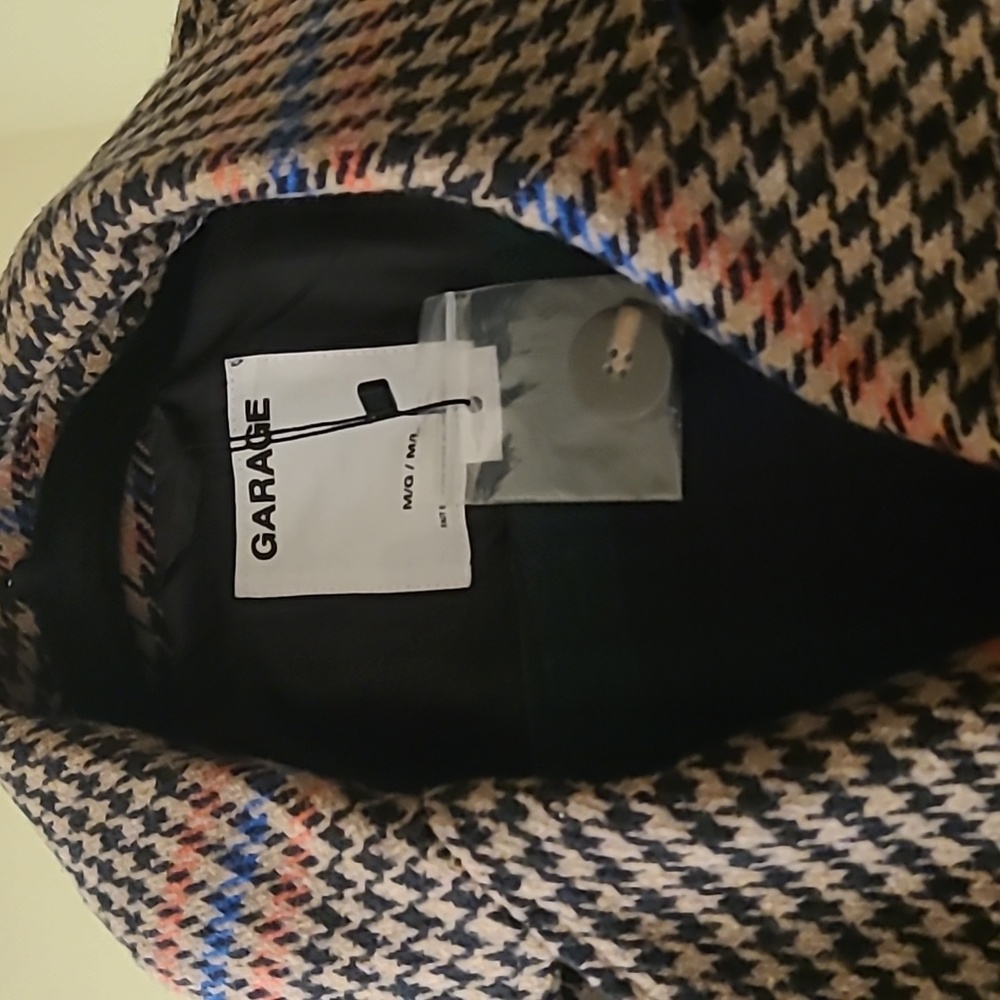 Coat - Picture 3 of 3